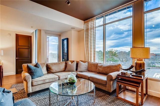 1820 Peachtree Street NW 811, Atlanta, GA 30309