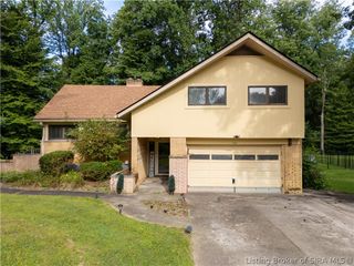 121 Forest Drive, Jeffersonville, IN 47130