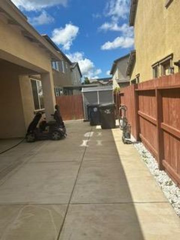 3727 Manera Rica Dr, Sacramento, CA 95834