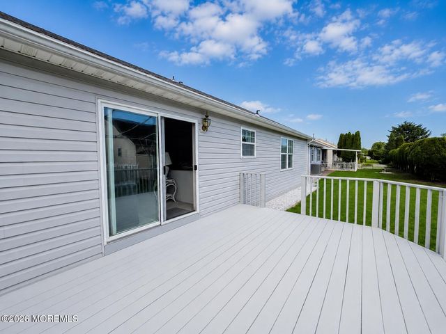 83 Westport Drive, Toms River, NJ 08757