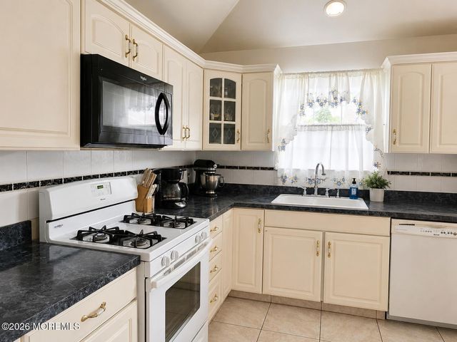 83 Westport Drive, Toms River, NJ 08757