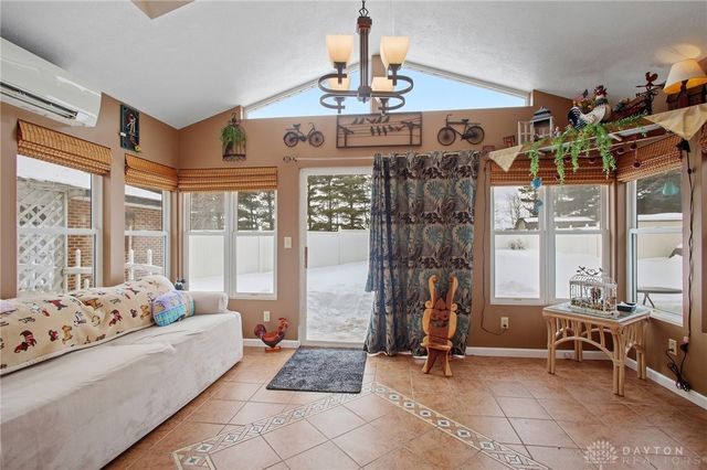 2939 Willow Road, Springfield, OH 45502