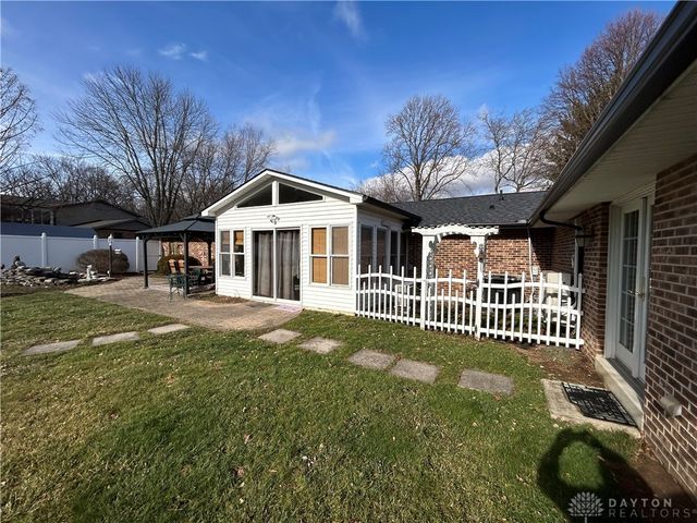 2939 Willow Road, Springfield, OH 45502