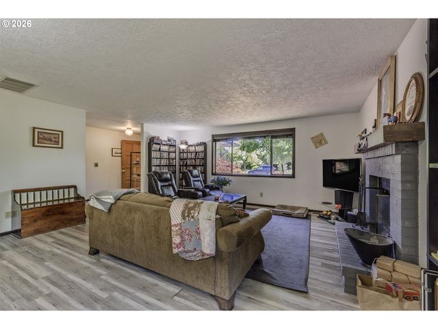 3102 B St, Forest Grove, OR 97116