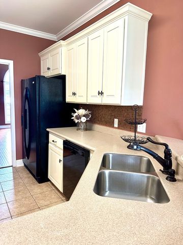 103 SW Cronan Ct, Dothan, AL 36301