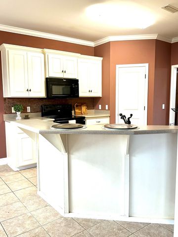 103 SW Cronan Ct, Dothan, AL 36301