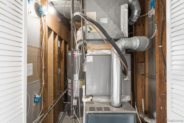 18327 E 13 Mile Road, Fraser, MI 48026