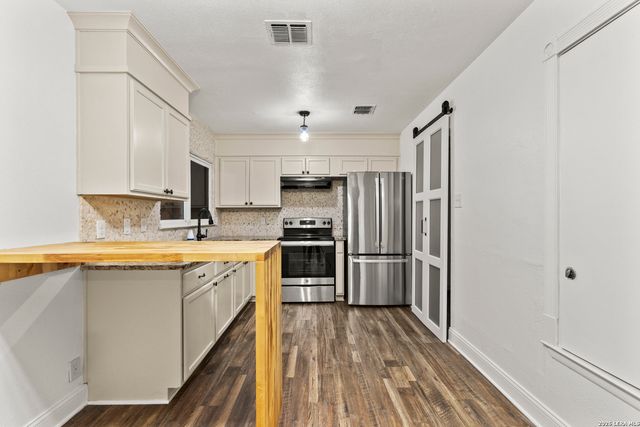6238 Valley Pawn, San Antonio, TX 78250