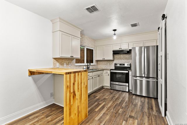 6238 Valley Pawn, San Antonio, TX 78250