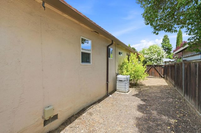 1239 Claiborne Drive, Walnut Creek, CA 94598