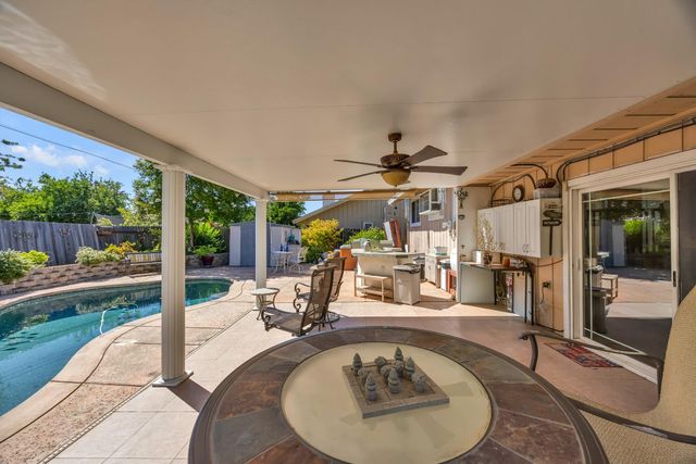 2348 Rudat Cir, Rancho Cordova, CA 95670