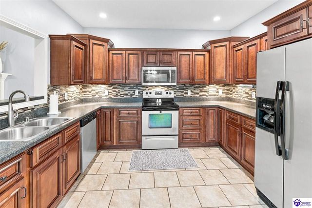 2535 Kensington Way, Elizabethtown, KY 42701