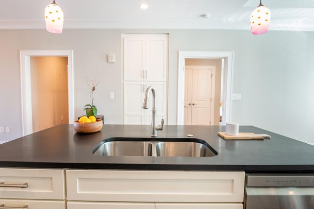 155 Wingo Way 426, Mount Pleasant, SC 29464