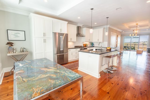 155 Wingo Way 426, Mount Pleasant, SC 29464