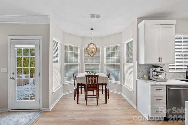 5710 Kirkwynd Commons Drive, Charlotte, NC 28278