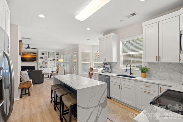 5710 Kirkwynd Commons Drive, Charlotte, NC 28278