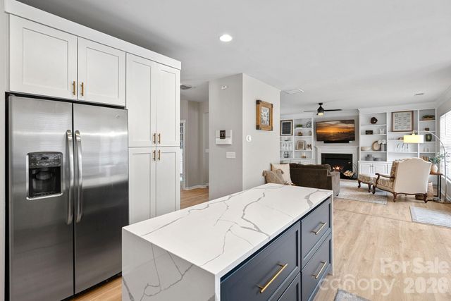 5710 Kirkwynd Commons Drive, Charlotte, NC 28278