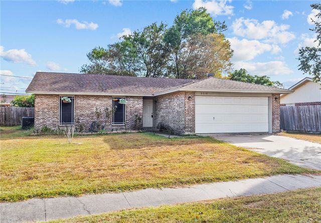 3713 Tripoli Dr, Corpus Christi, TX 78415