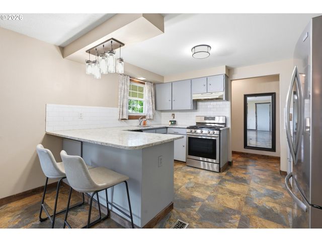 33684 RODNEY St, Warren, OR 97053