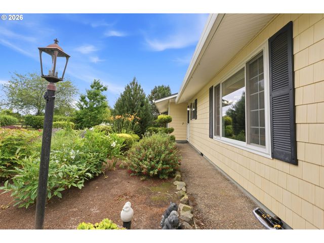 33684 RODNEY St, Warren, OR 97053