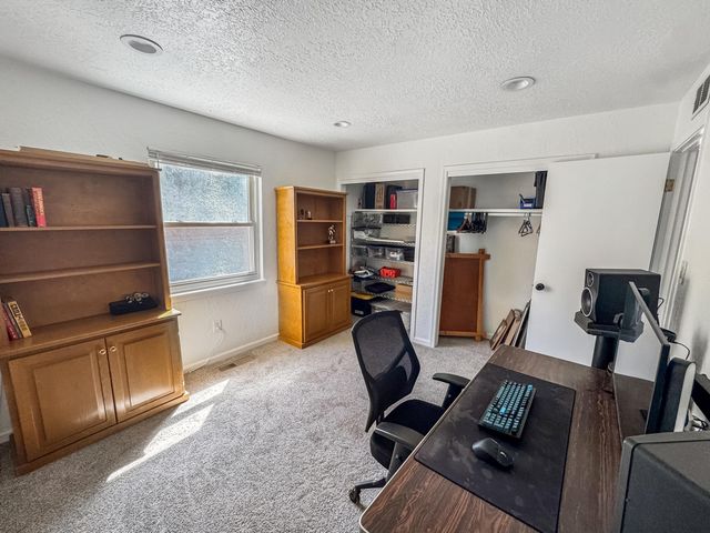 10108 La Paz Drive NW, Albuquerque, NM 87114
