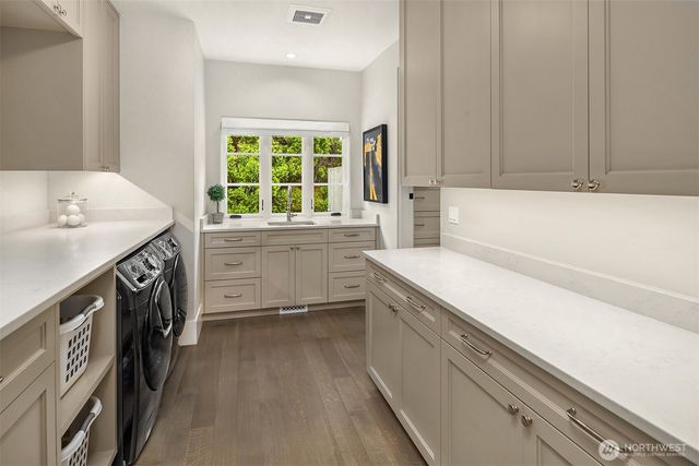 6560 163rd Place SE, Bellevue, WA 98006