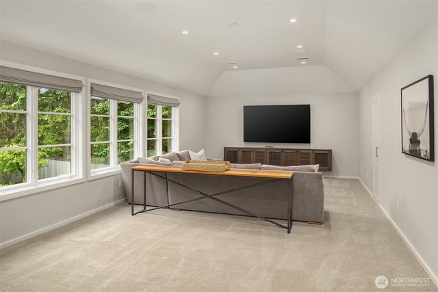 6560 163rd Place SE, Bellevue, WA 98006