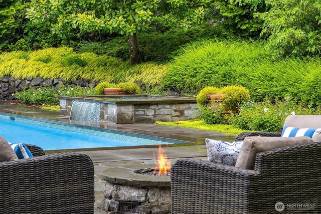 6560 163rd Place SE, Bellevue, WA 98006