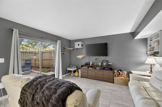 5601 ASHLEY OAKS DRIVE 6, Tampa, FL 33617