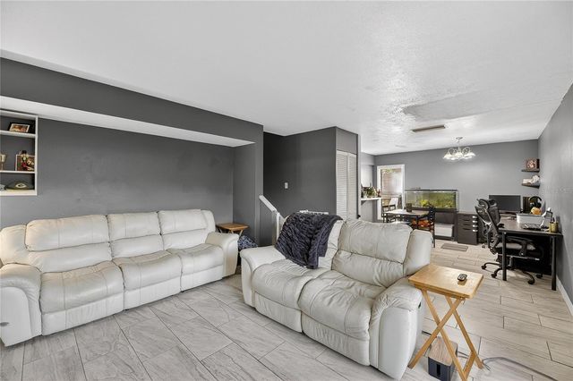 5601 ASHLEY OAKS DRIVE 6, Tampa, FL 33617