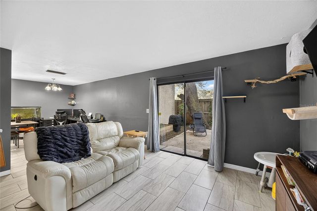 5601 ASHLEY OAKS DRIVE 6, Tampa, FL 33617