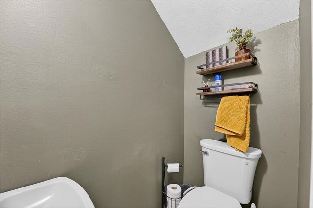 5601 ASHLEY OAKS DRIVE 6, Tampa, FL 33617