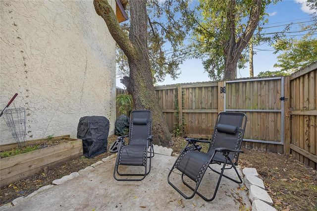 5601 ASHLEY OAKS DRIVE 6, Tampa, FL 33617