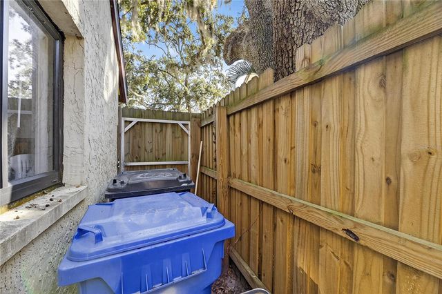 5601 ASHLEY OAKS DRIVE 6, Tampa, FL 33617