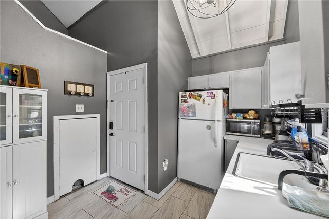 5601 ASHLEY OAKS DRIVE 6, Tampa, FL 33617