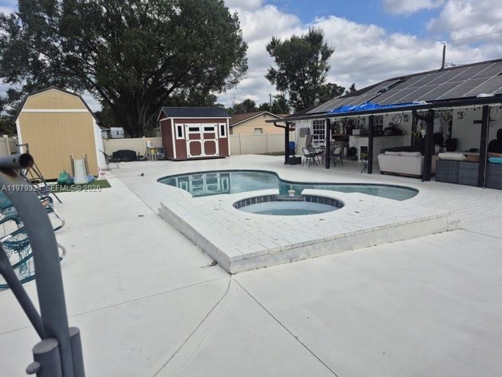 8016 Apache Lane, Lakeland, FL 33810