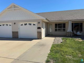 303 Scott Pl, Tea, SD 57064