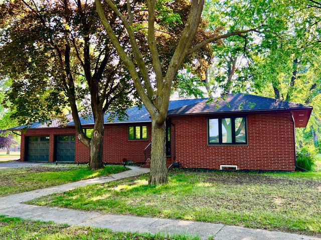424 S Gaulke Street, Appleton, MN 56208