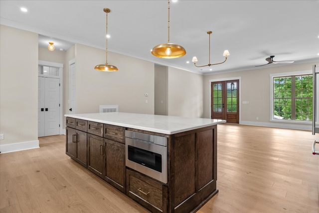 171 Roby Dr, Erin, TN 37061