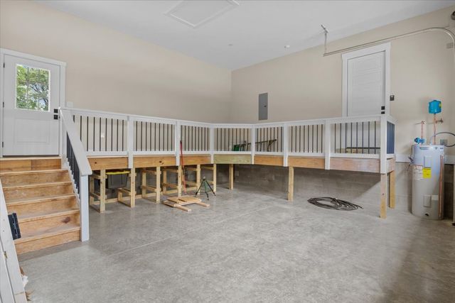 171 Roby Dr, Erin, TN 37061