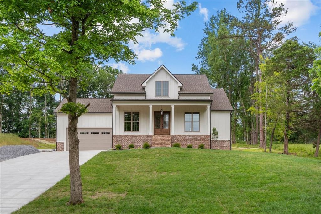 171 Roby Dr, Erin, TN 37061