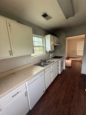 10937 Rockstone Drive, Balch Springs, TX 75180