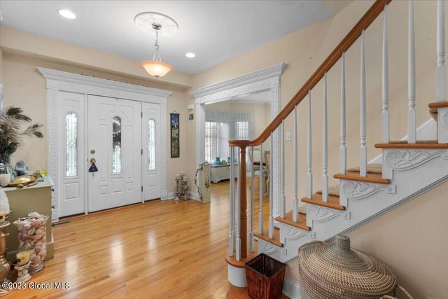 27 Ponderosa Boulevard, East Greenbush, NY 12061