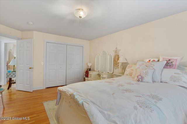 27 Ponderosa Boulevard, East Greenbush, NY 12061