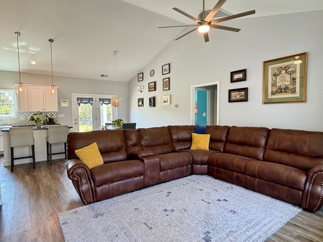 1066 Fox Bay Rd., Loris, SC 29569