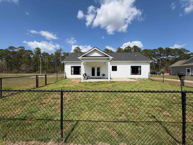 1066 Fox Bay Rd., Loris, SC 29569