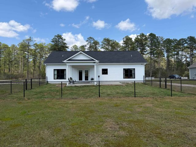 1066 Fox Bay Rd., Loris, SC 29569