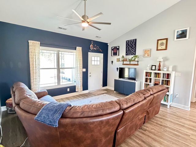 1066 Fox Bay Rd., Loris, SC 29569