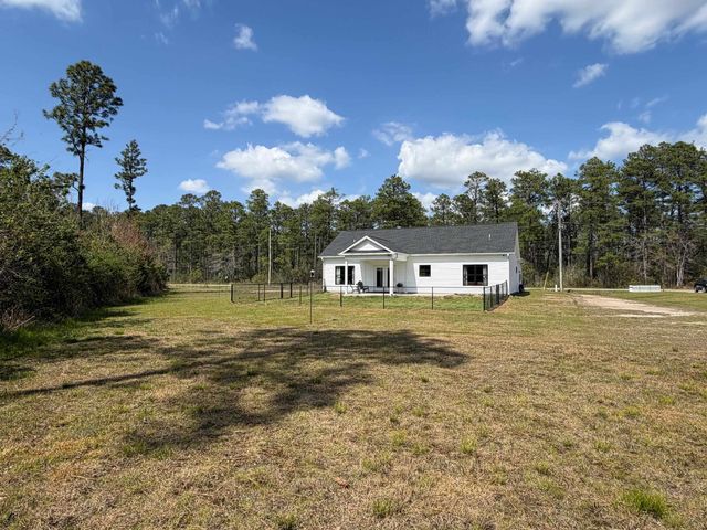 1066 Fox Bay Rd., Loris, SC 29569