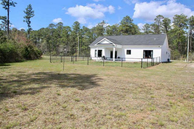 1066 Fox Bay Rd., Loris, SC 29569